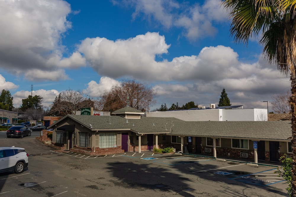 Diablo Mountain Inn 60/66