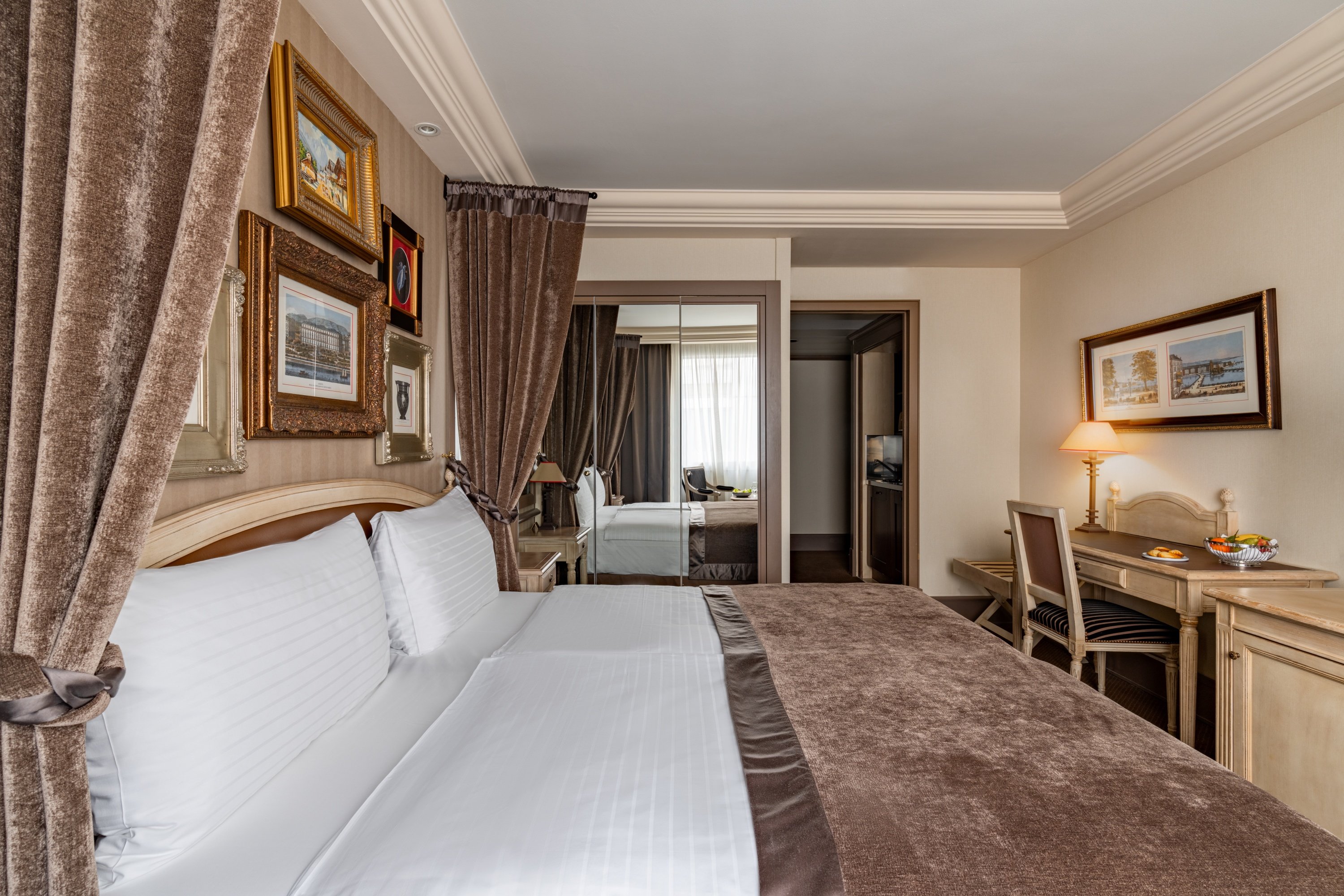 Royal Manotel 4/50
