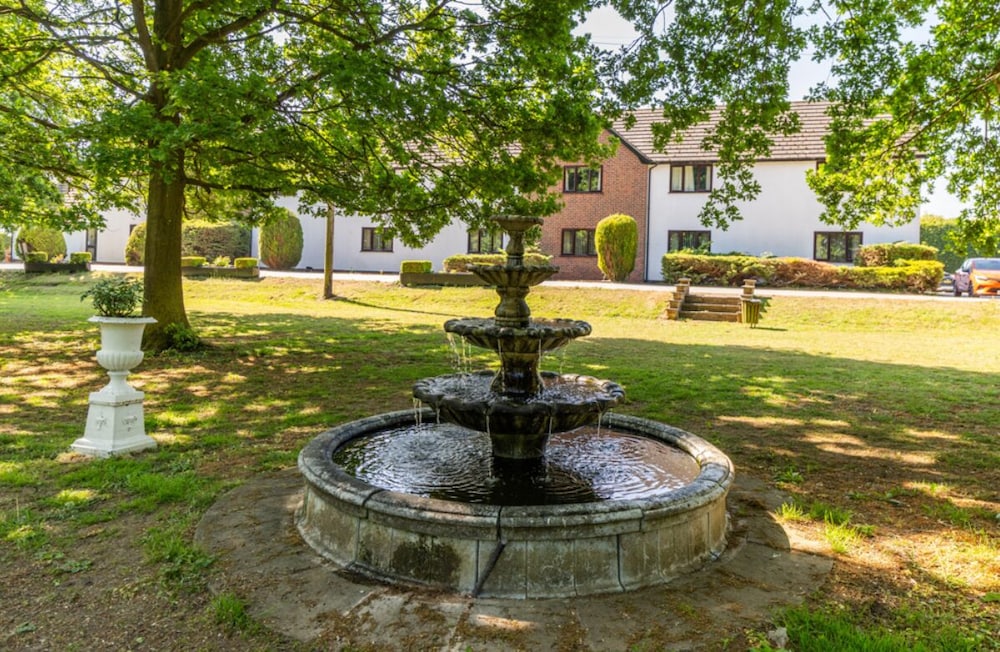 The Boars Head Hotel 41/49