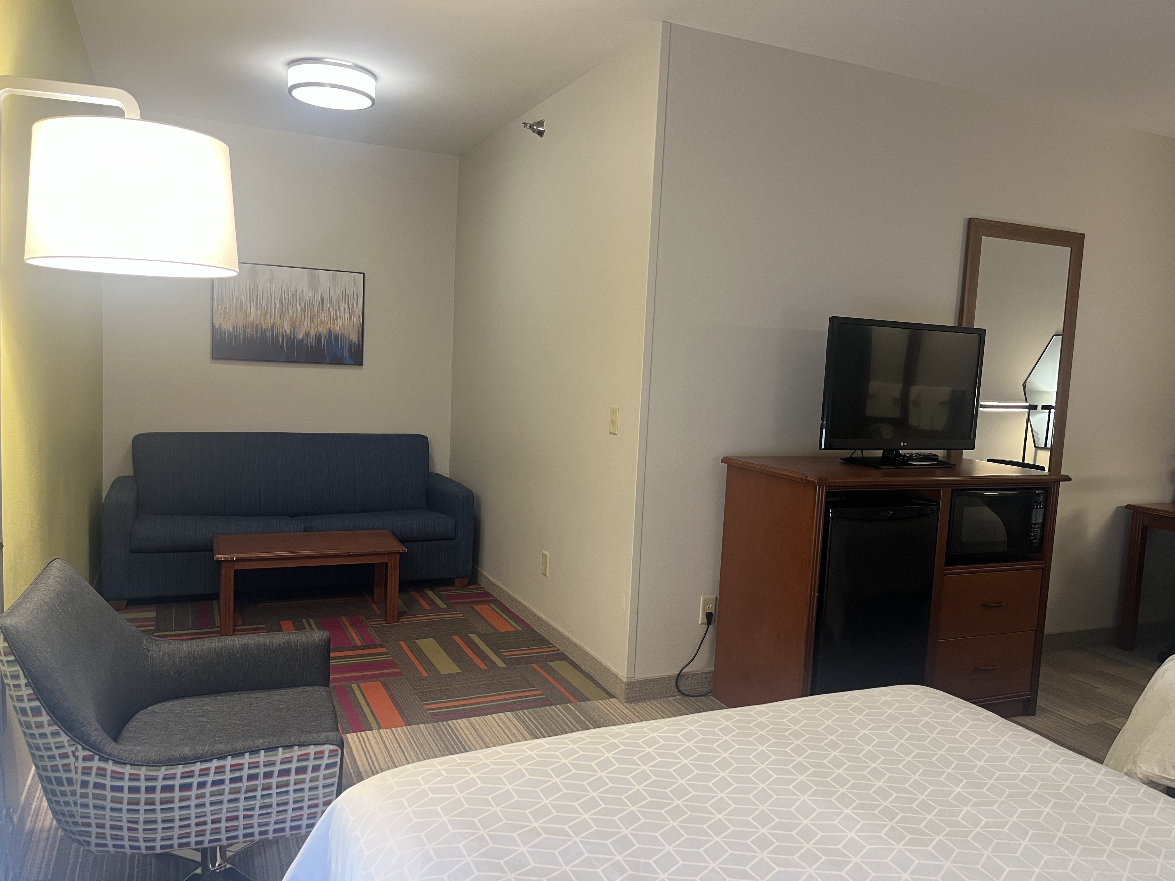 Holiday Inn Express Hotel and Suites Sioux Falls At Empire Mall 43/75