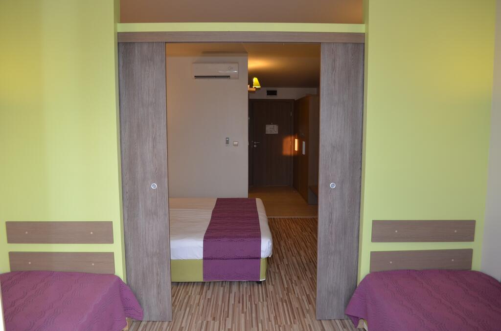 Aqua Nevis Club Hotel 3/26