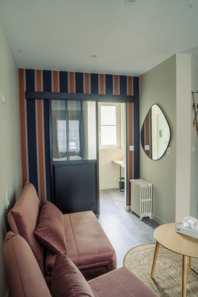 HOTEL DE LA PLACE 26/50