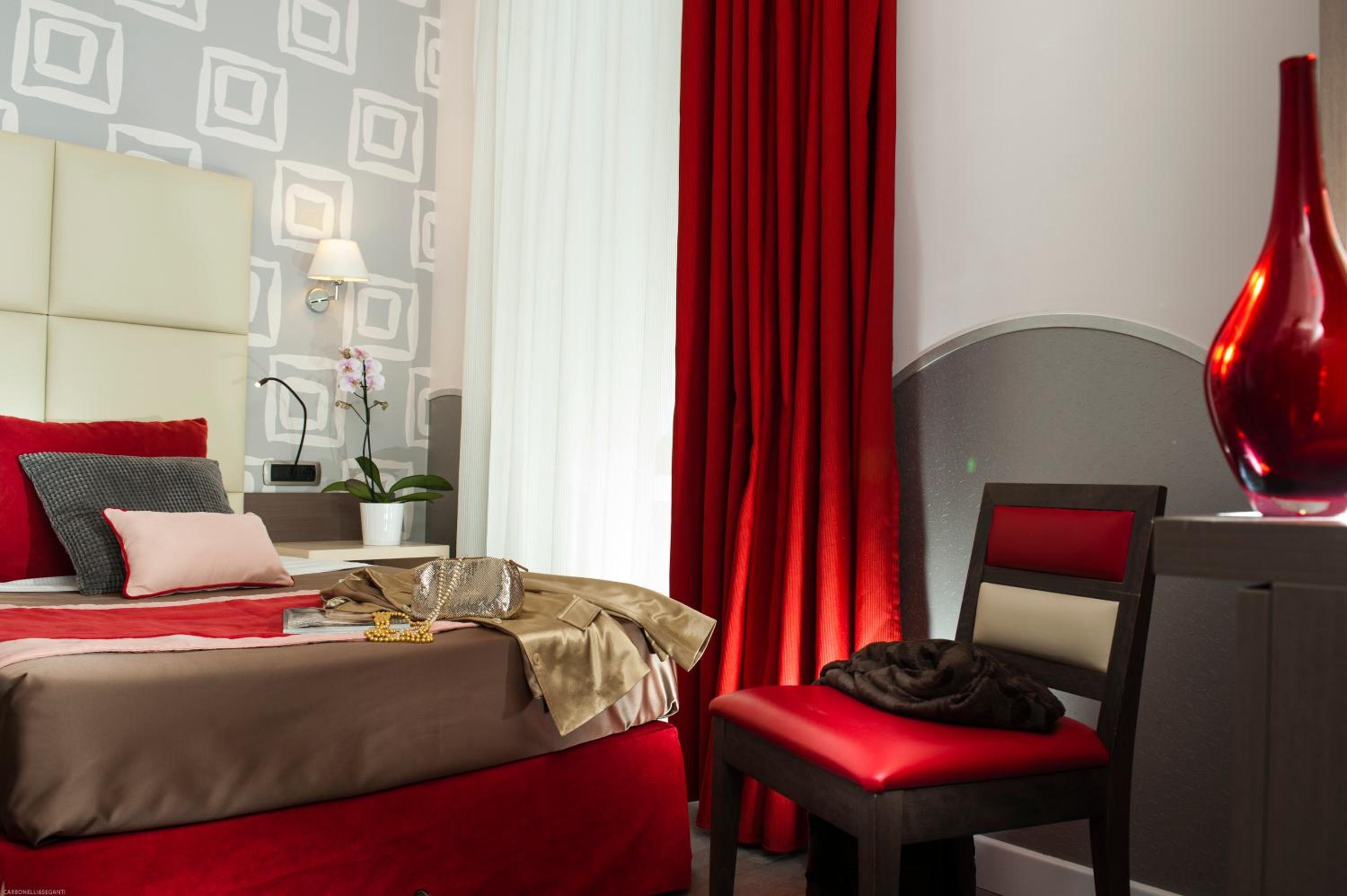 Economy, Queen Bed