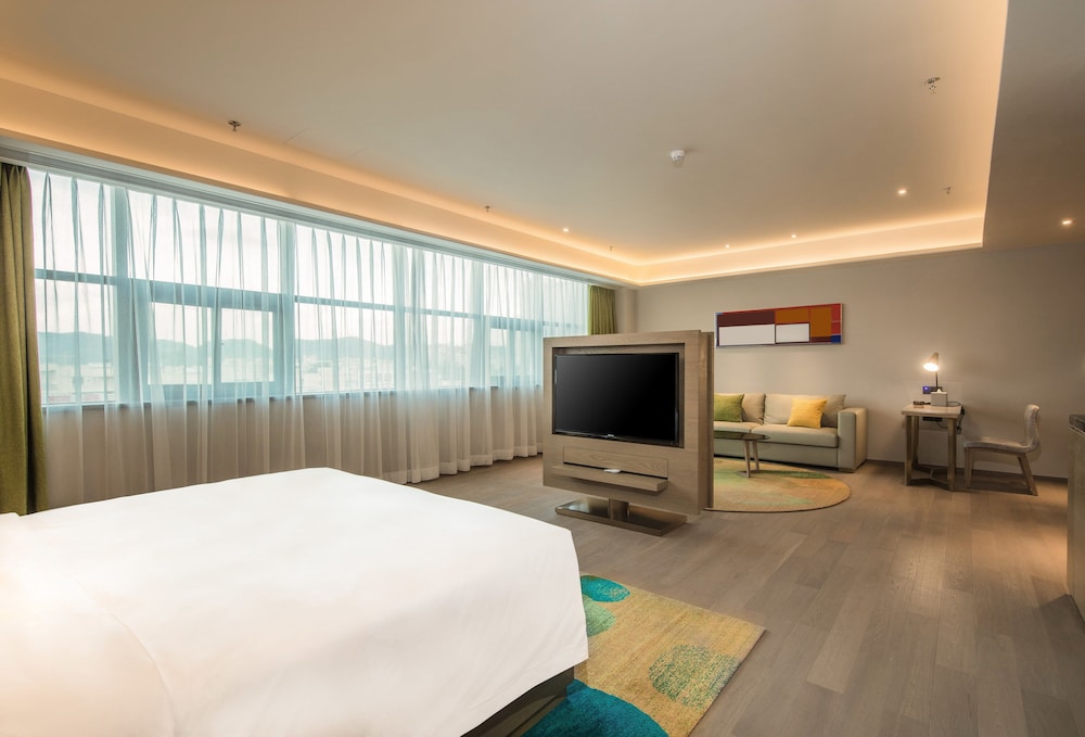 Novotel Shenzhen Bantian 13/50