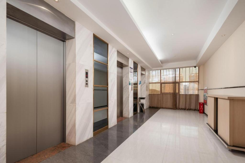 City Comfort Inn(Wuhan Caician Square Branch) 44/54