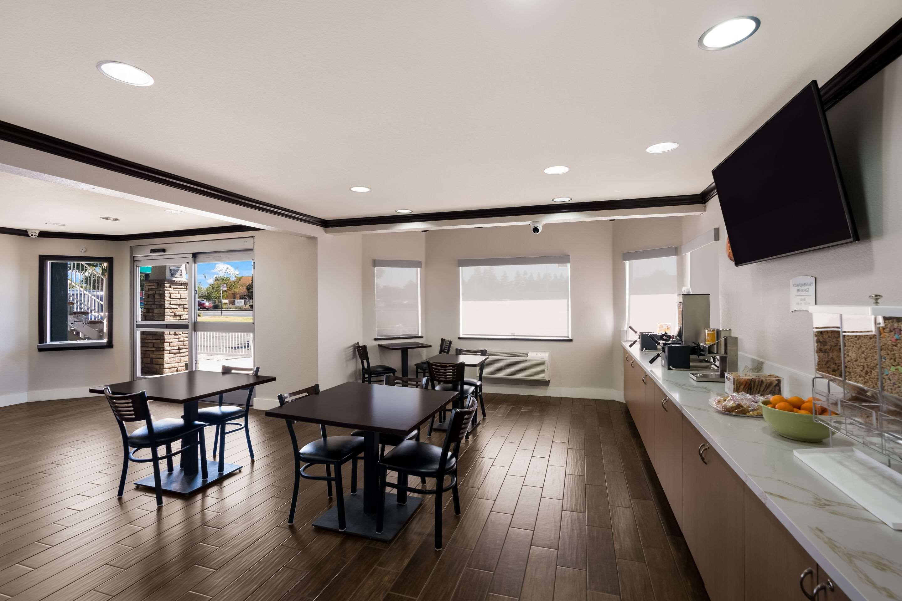 restaurant cafeteria