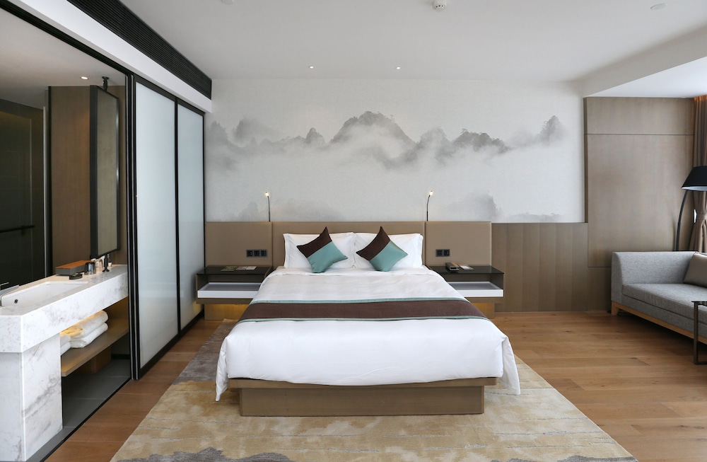 Novotel Deqing 16/56