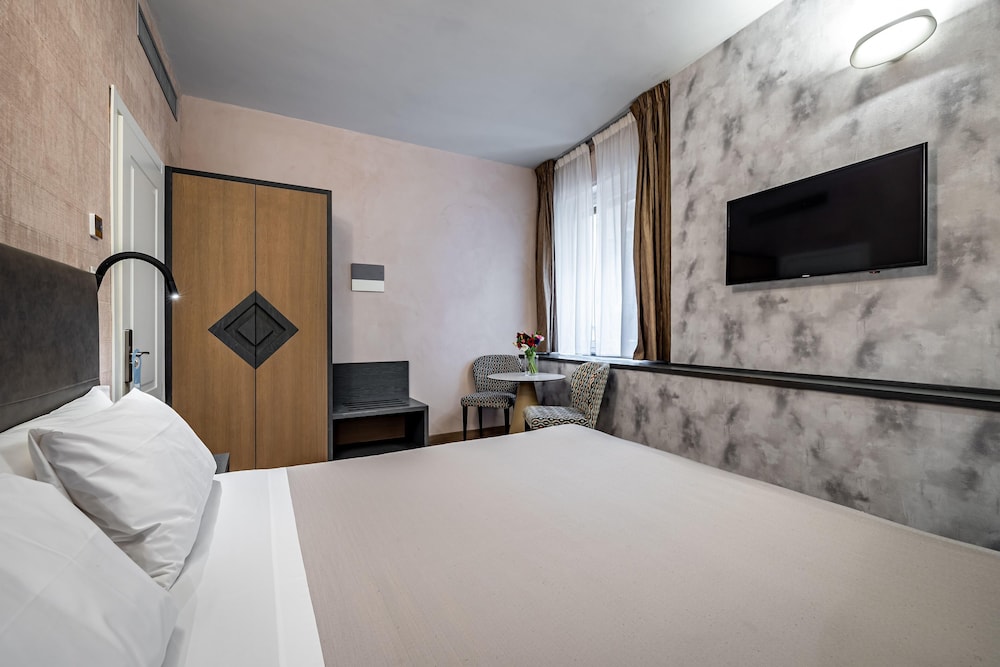 SUPERIOR, DOUBLE BED