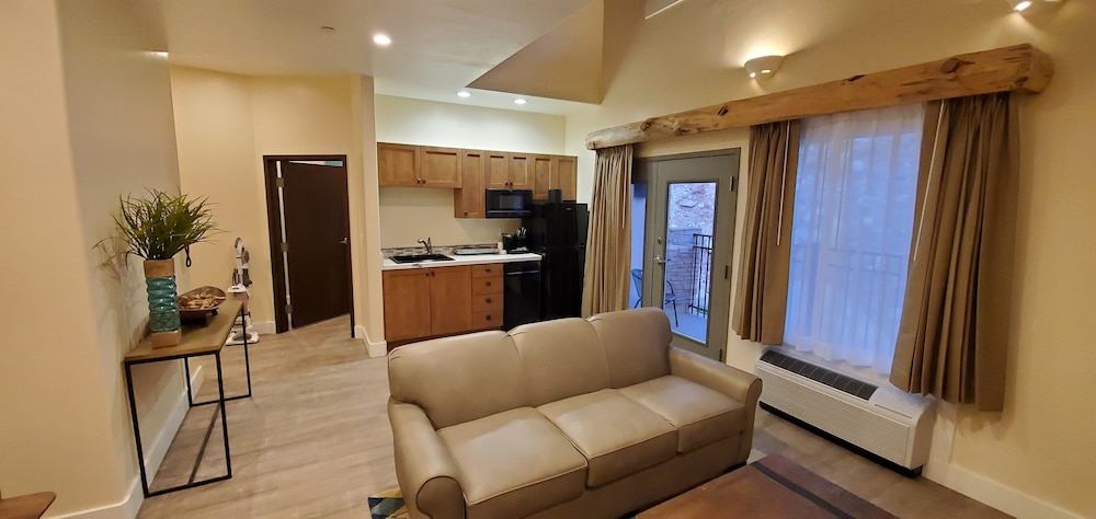 Bluff Dwellings Resort 43/67