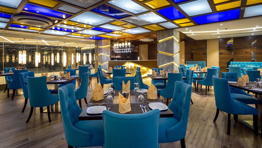 Hotel Saffron Crest 29/40