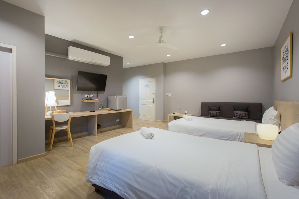 DELUXE, TWIN BEDS