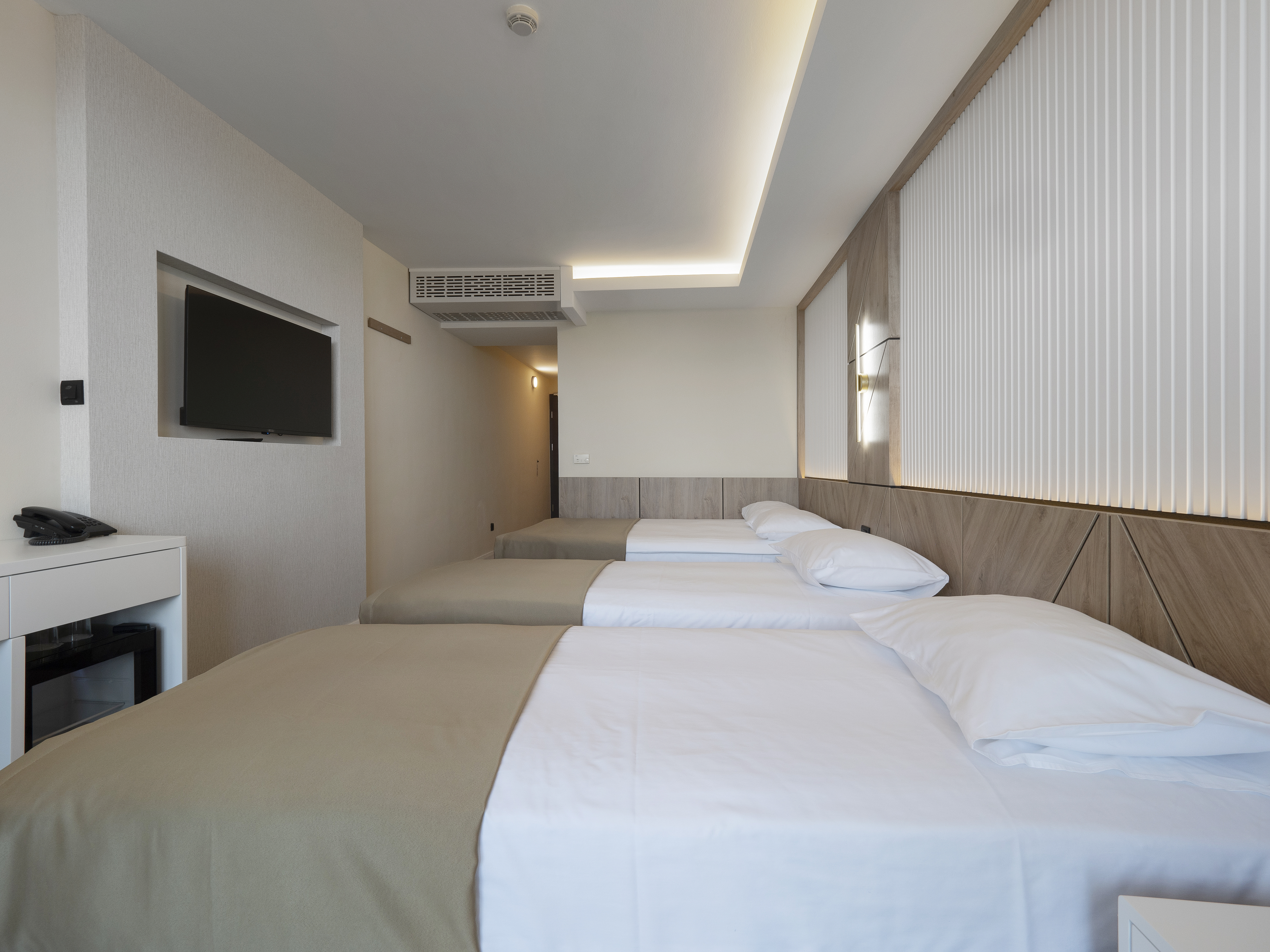Tara Hotel 29/81