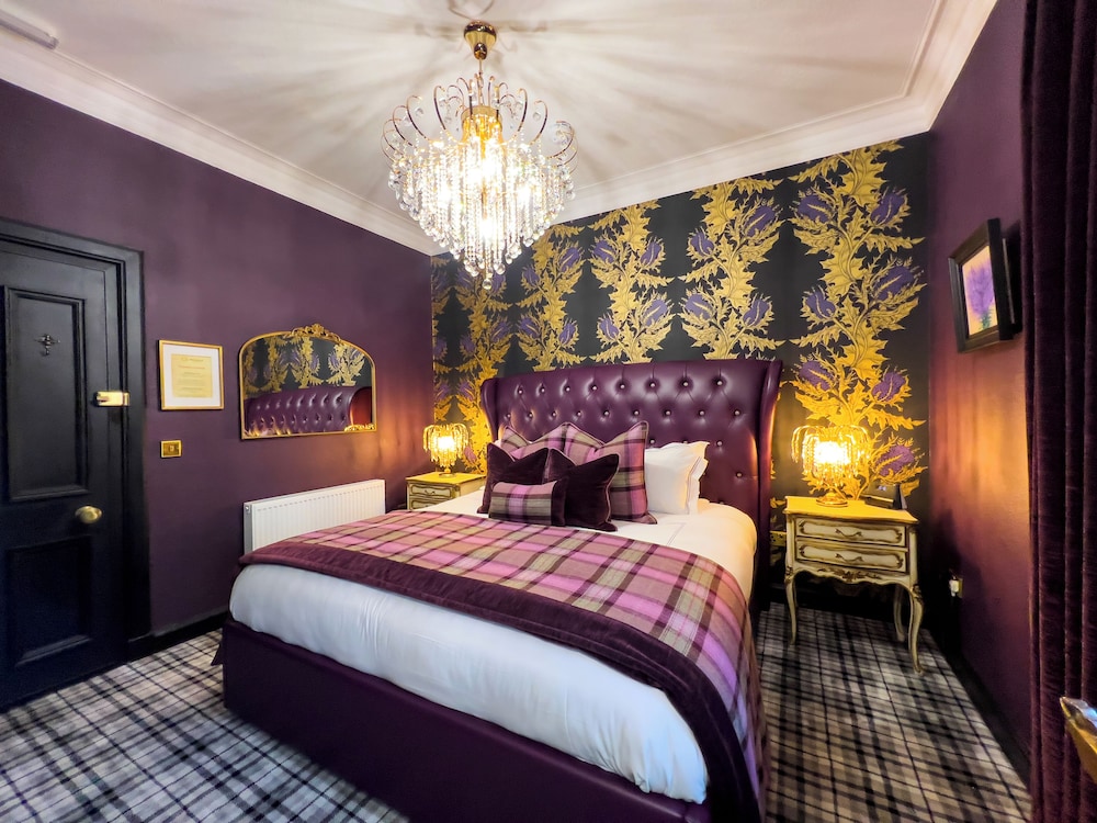 Abbotsford Hotel 6/50