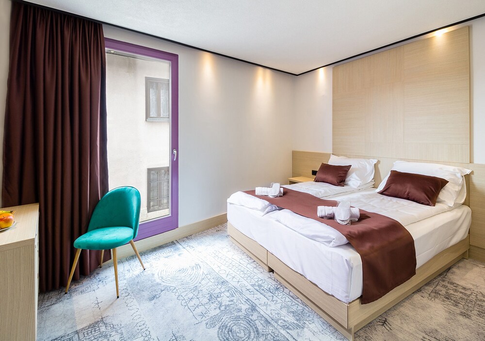 Hotel Boss 17/50