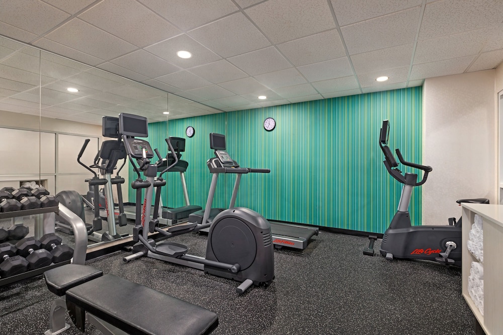Holiday Inn Express & Suites Pembroke Pines-Sheridan St 36/54