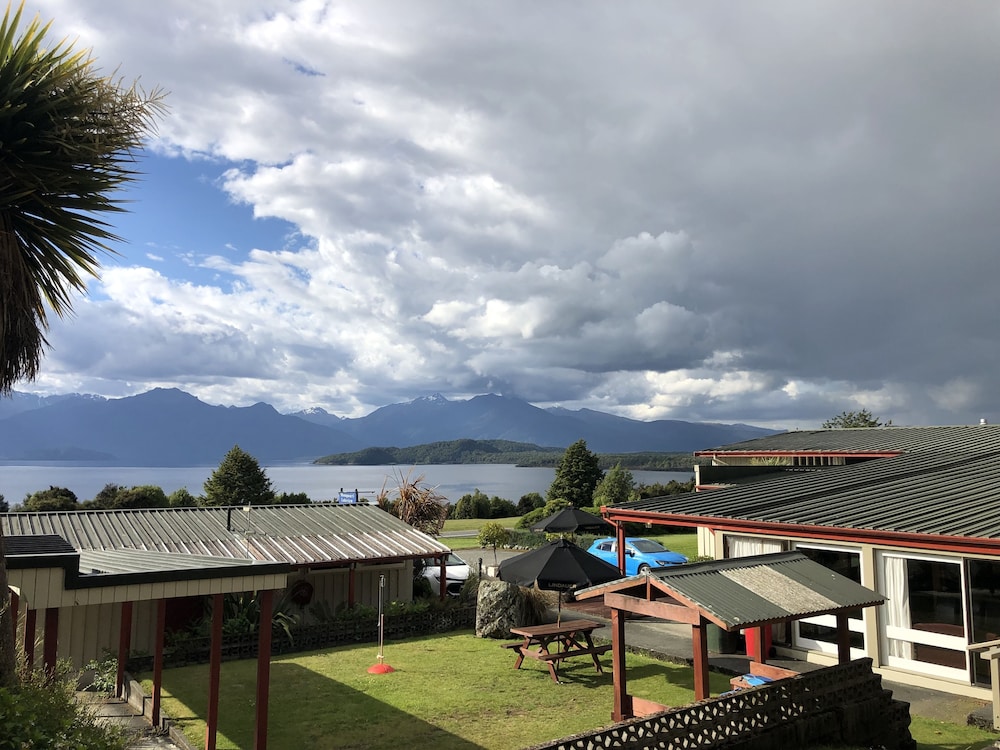 MANAPOURI LAKEVIEW MOTOR INN 55/69