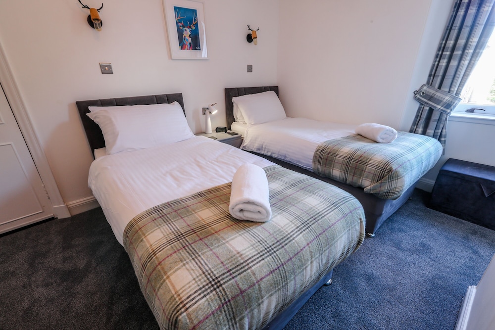 City, Twin Beds