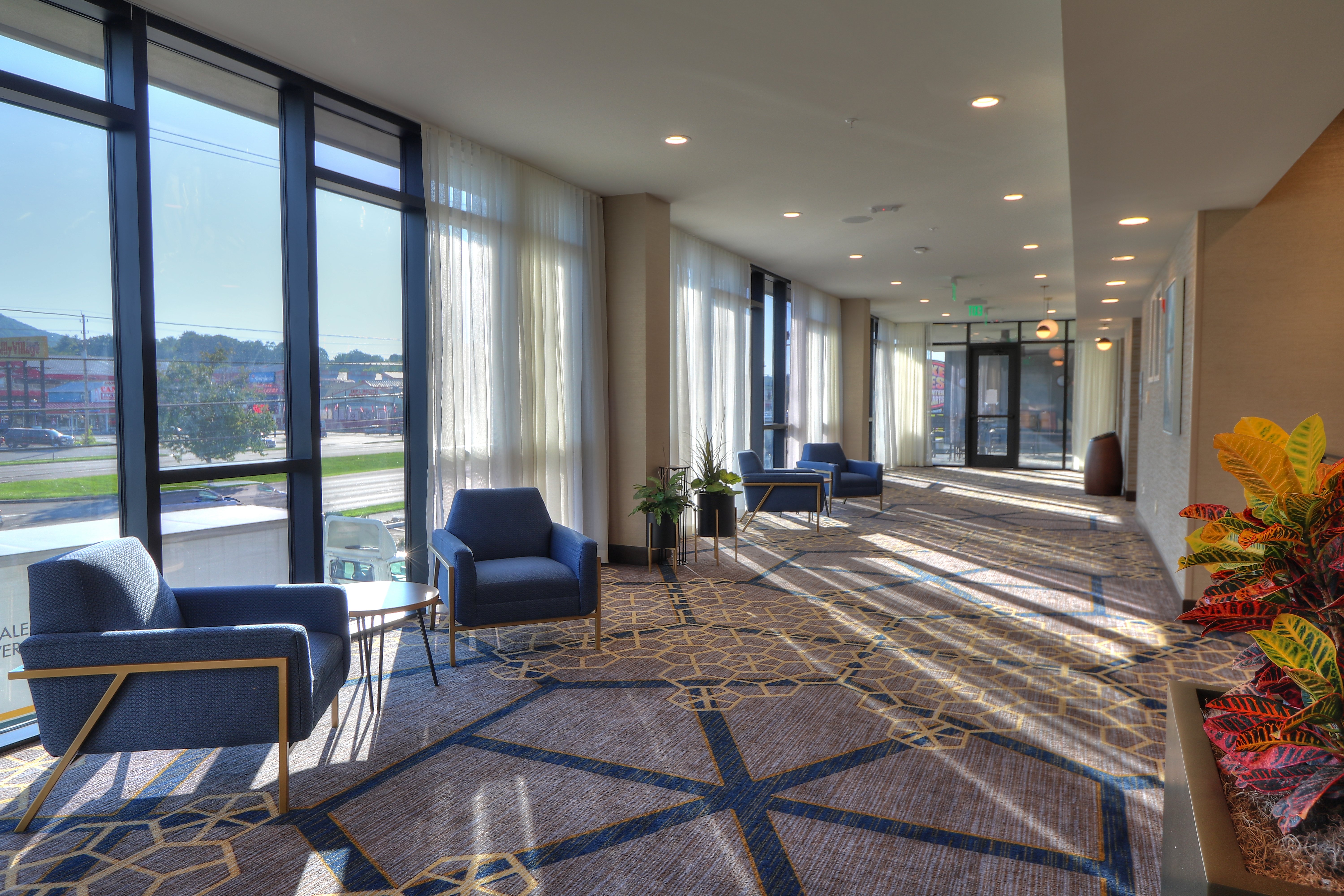 Holiday Inn & Suites Pigeon Forge Convention Center (ex Econo Lodge Hotel) 10/30
