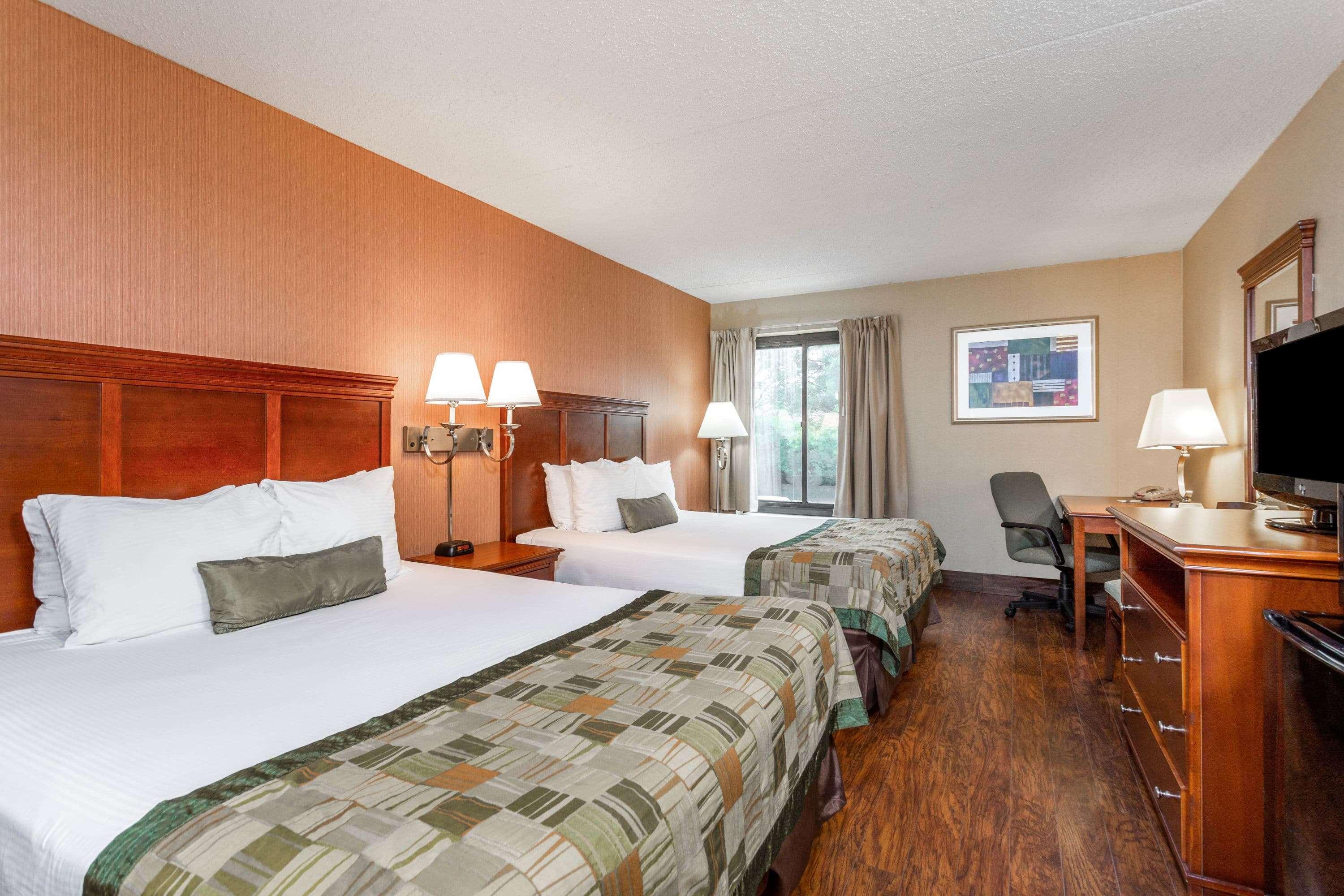 Room, 2 Queen Beds, Smoking