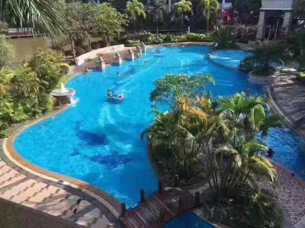 Howard Johnson by Wyndham Life Changrong 23/25