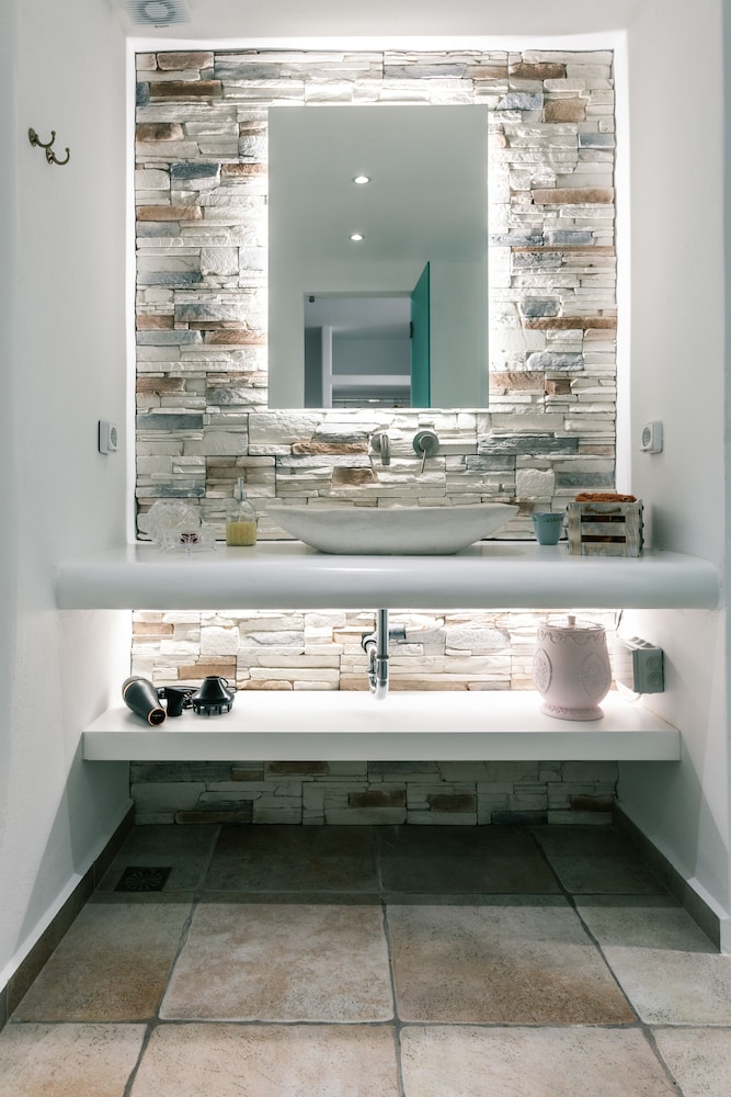 Arco Naxos Luxury Apartments 73/76