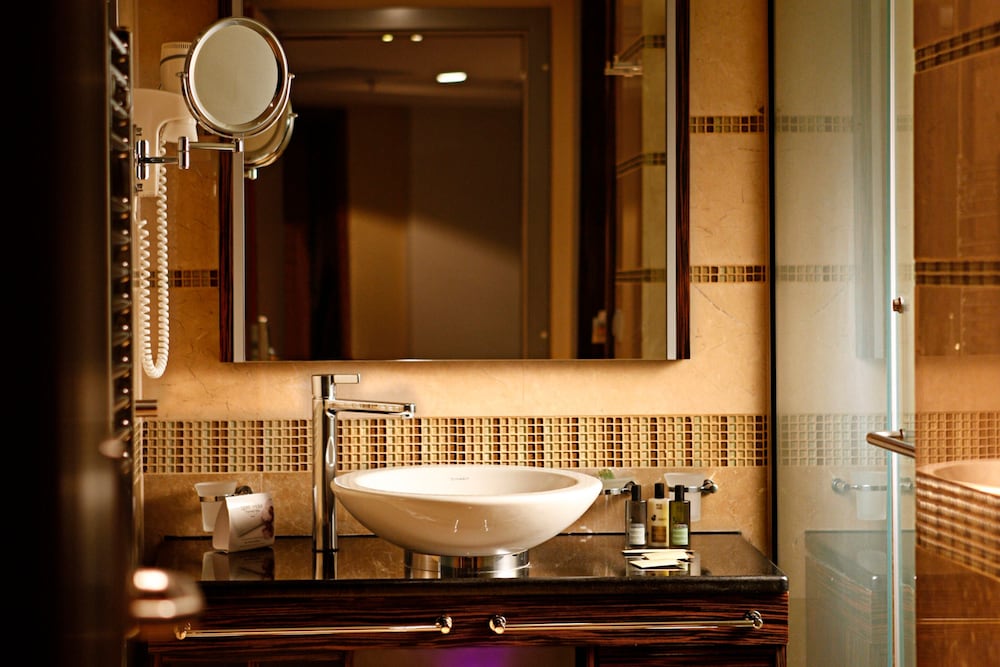 SPIRIT HOTEL THERMAL SPA 41/42