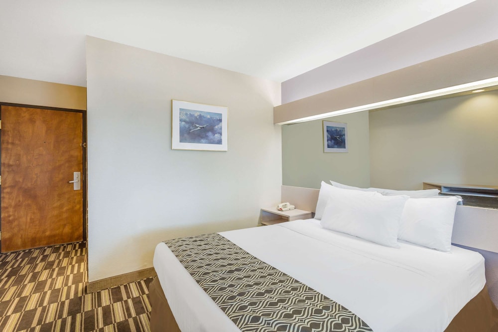 Microtel Inn Suites By Wyndham Richmond Airport 18/37