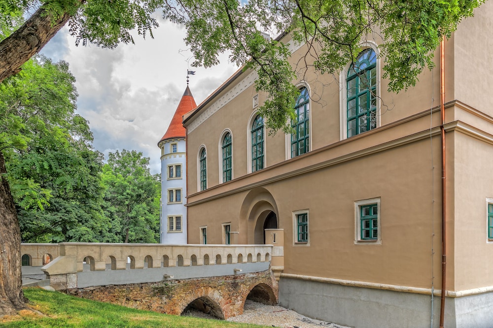 Palace Art Hotel Pezinok 1/50