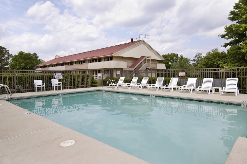 Red Roof Inn Virginia Beach 3/29