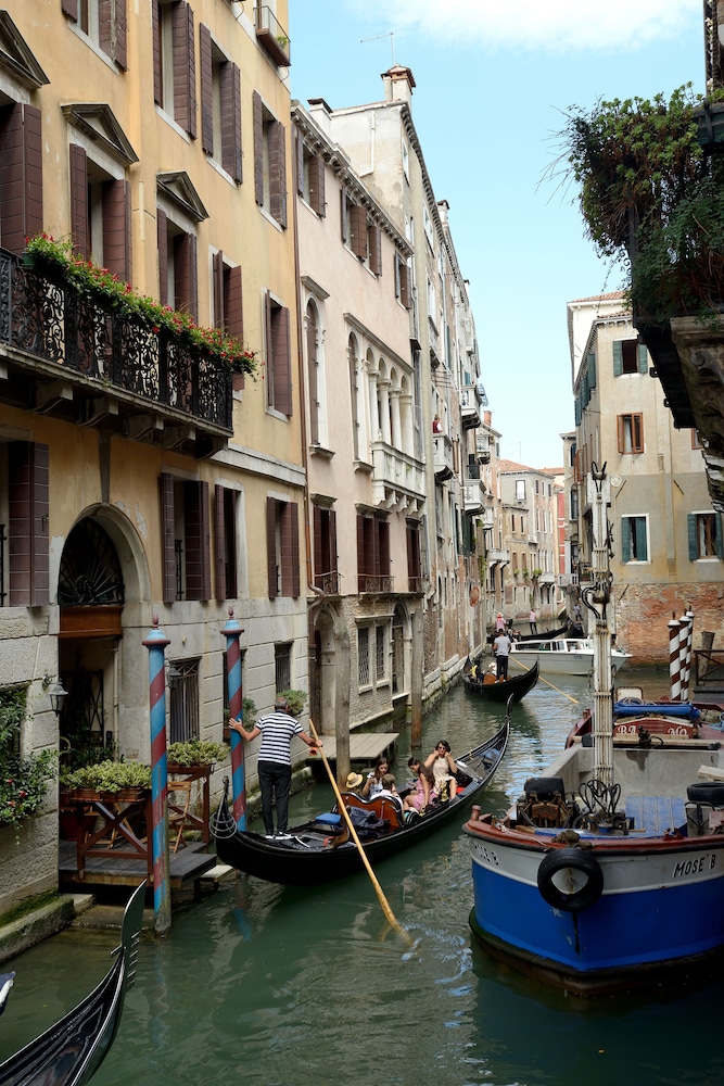 Residence La Fenice 37/50