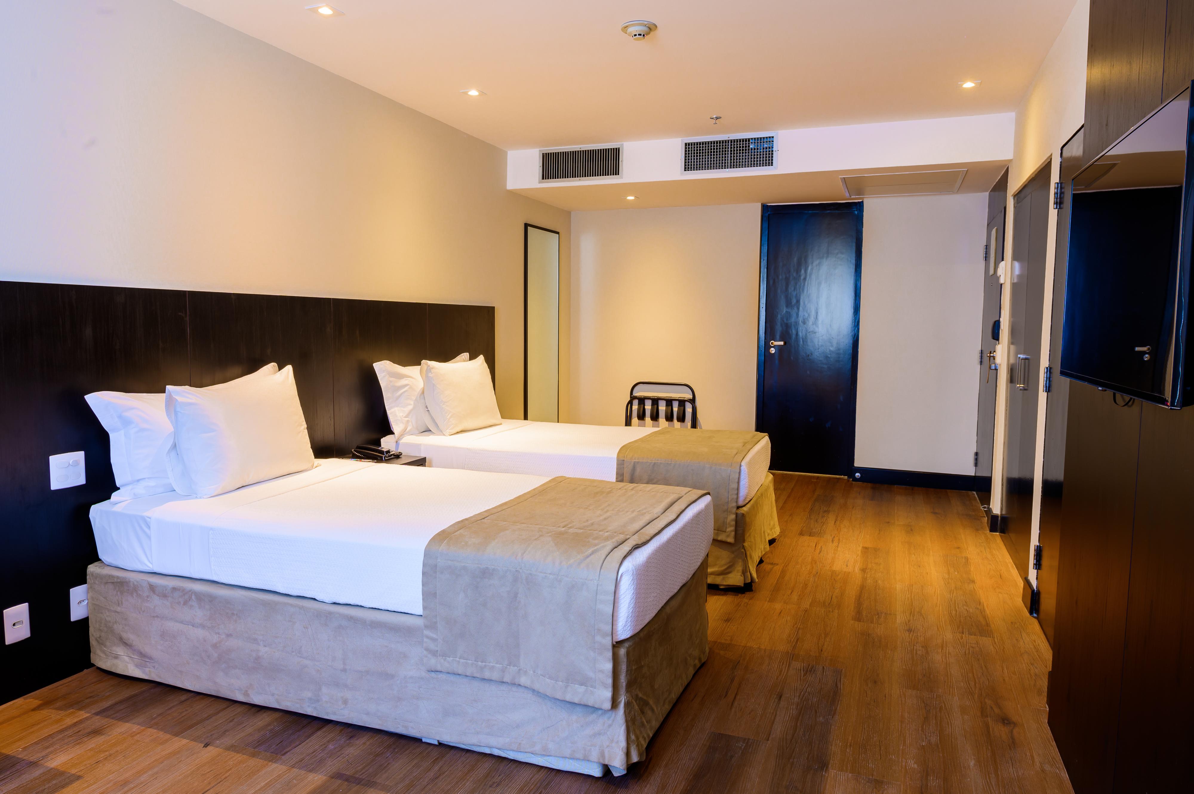 Standard, Twin Beds, Street View