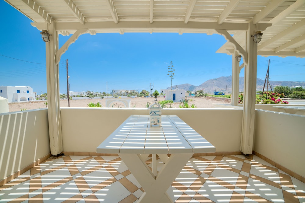 Monolithia Sea Side Traditional Houses 23/50