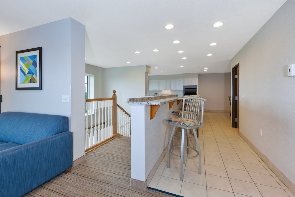 Holiday Inn Express Hotel And Suites Petoskey 48/61