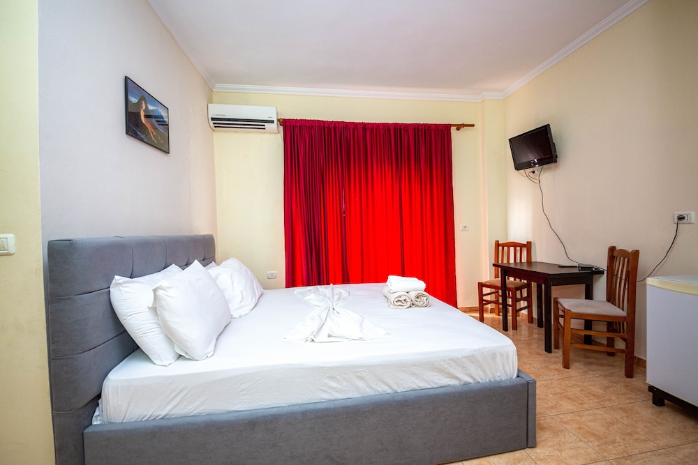 Hotel Primavera 24/50