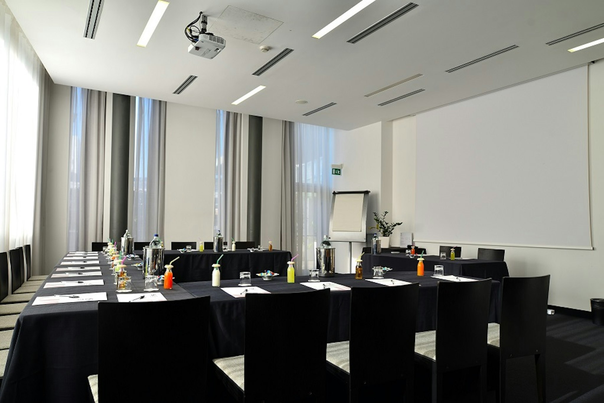 H2C HOTEL MILANOFIORI 39/50