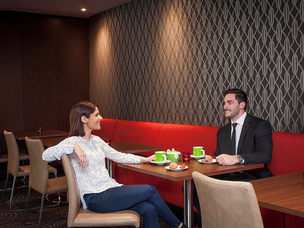 NOVOTEL SYDNEY PARRAMATTA 11/70