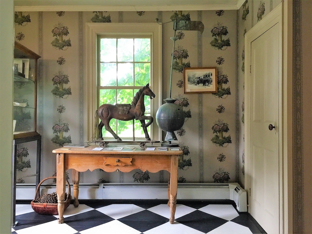 Eddington House Inn image