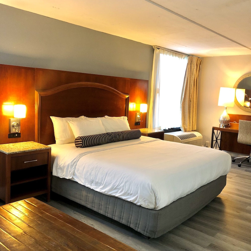 HONEYMOON, SUITE, KING BED