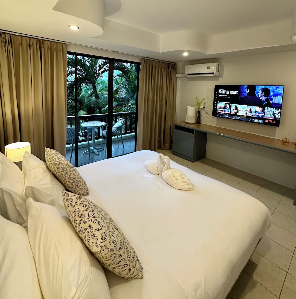 Sea Hills Resort 16/34