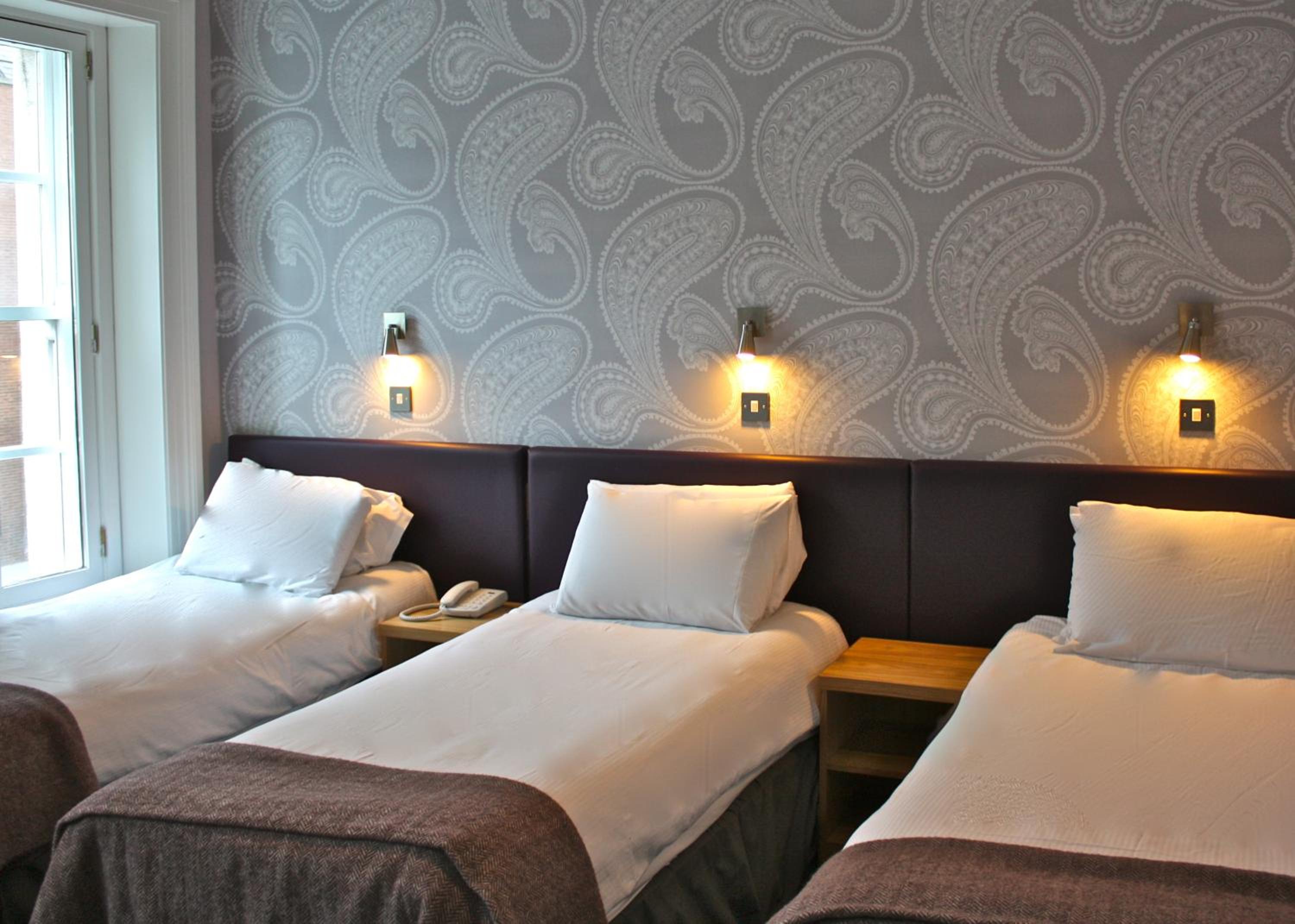 Room, Triple