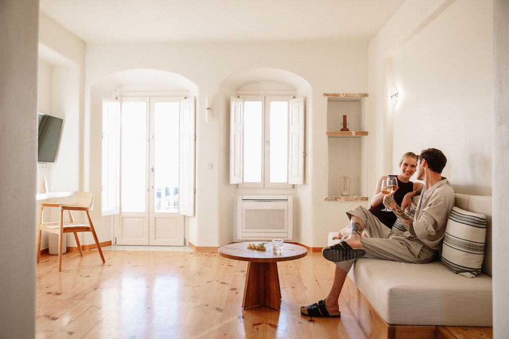 Ammothines Cycladic Suites 43/59