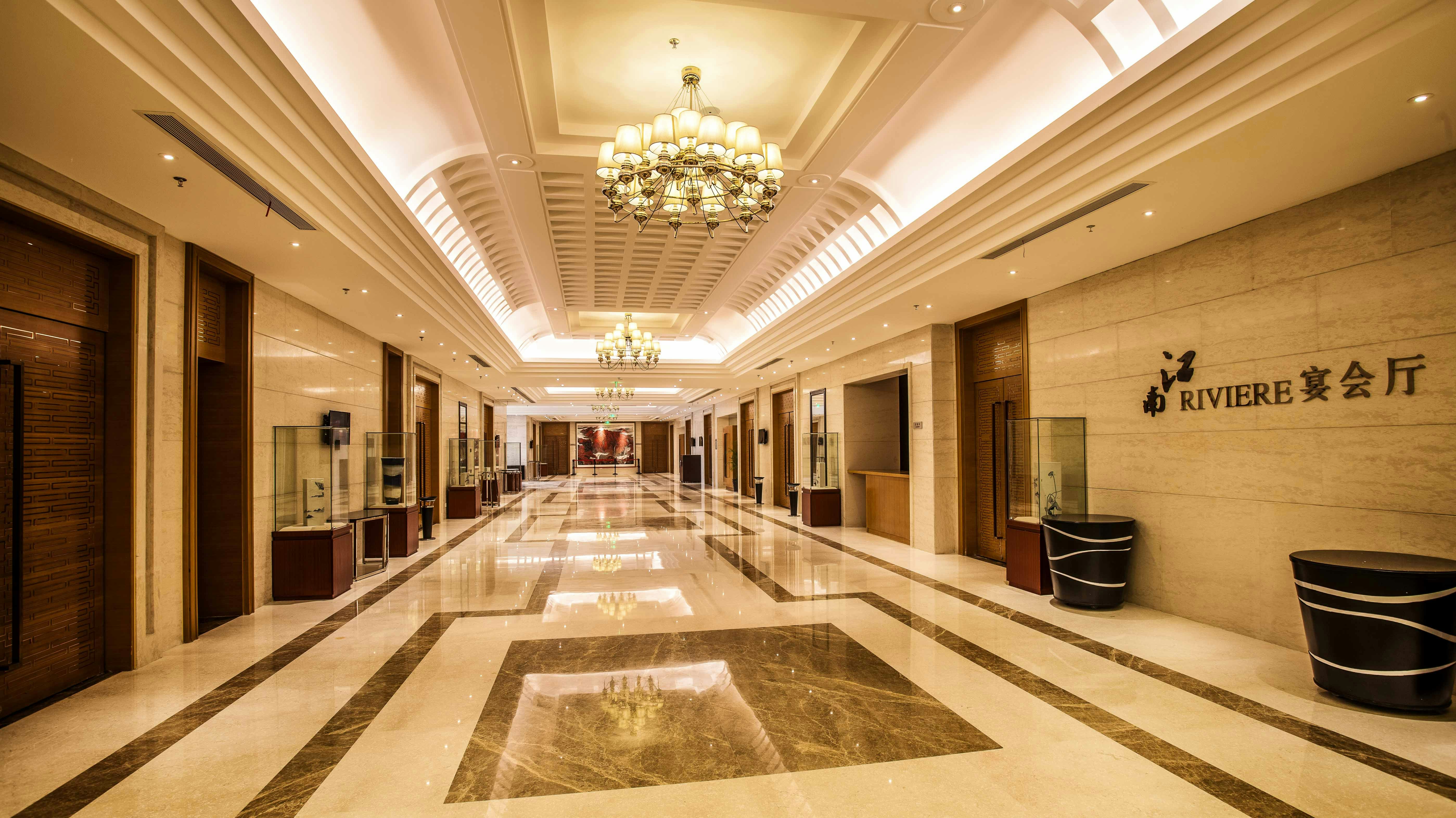Holiday Inn Nanchang Riverside 10/50