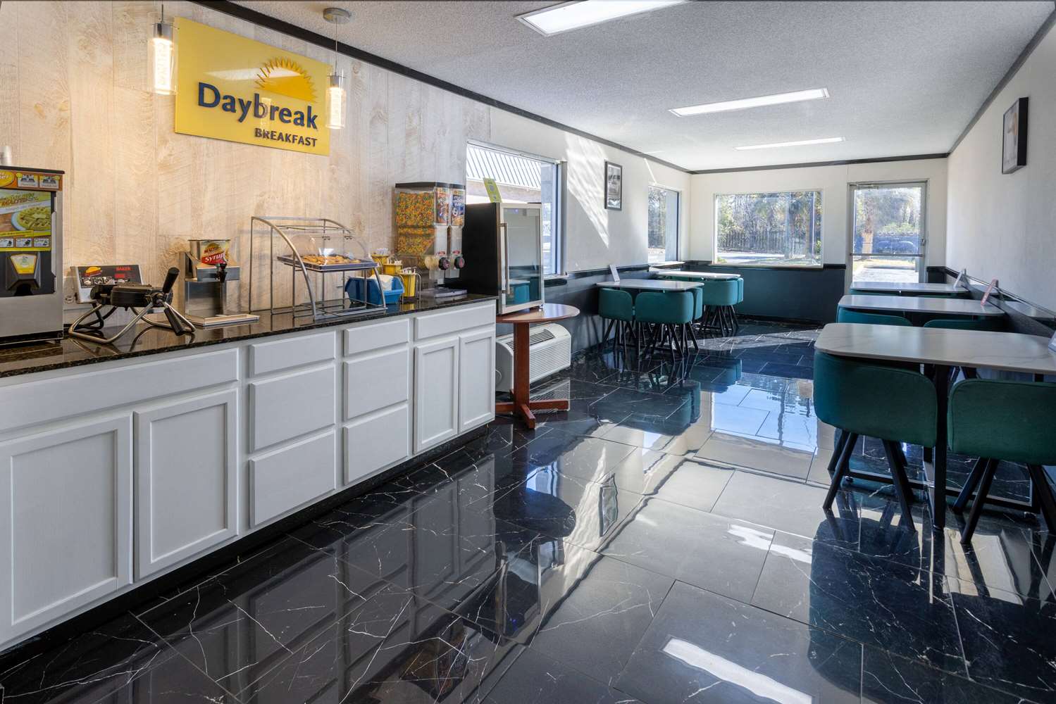 Days Inn By Wyndham Columbia 29/43