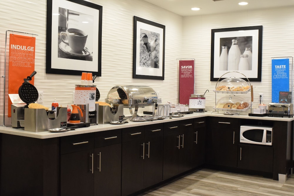 Hampton Inn Buffalo-Hamburg 18/25