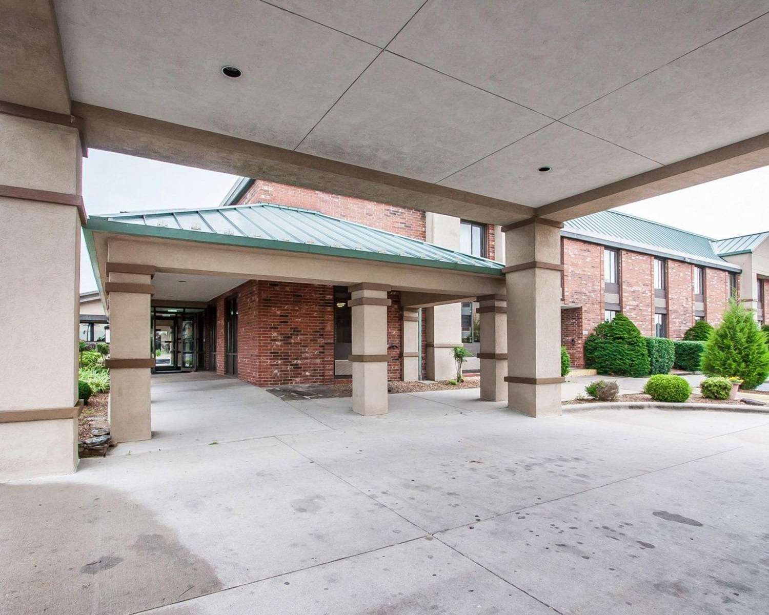 Quality Inn & Suites North Springfield MO 45/45