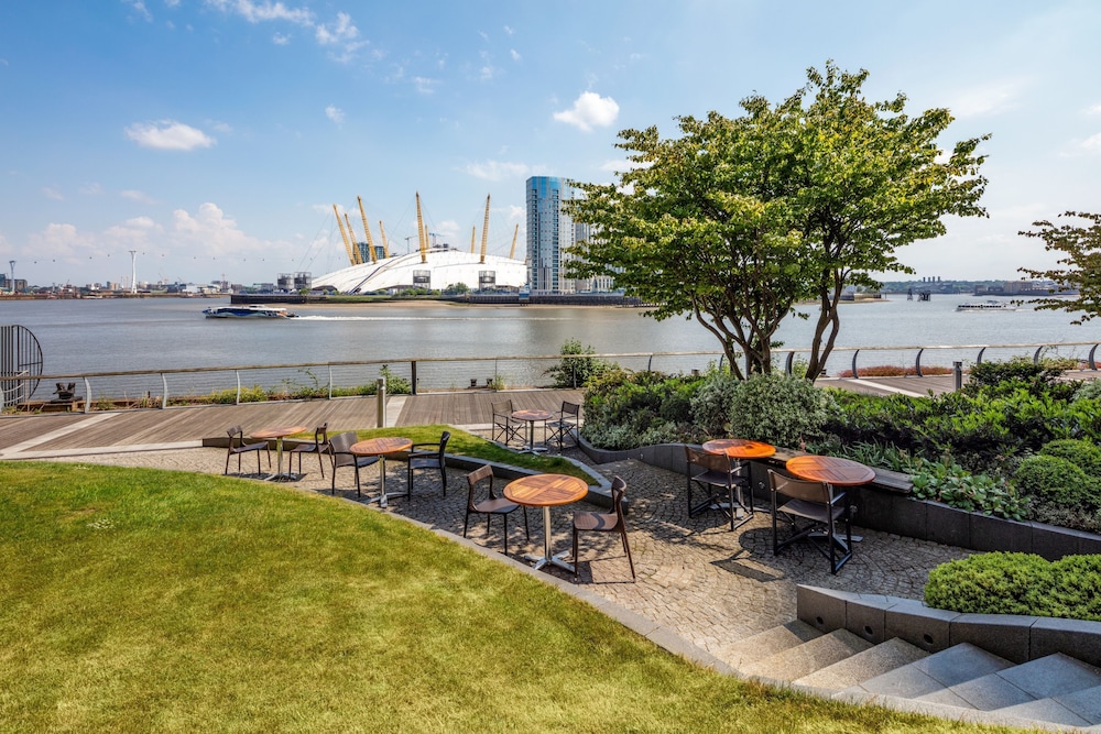 Radisson Blu Hotel, London Canary Wharf East 71/74