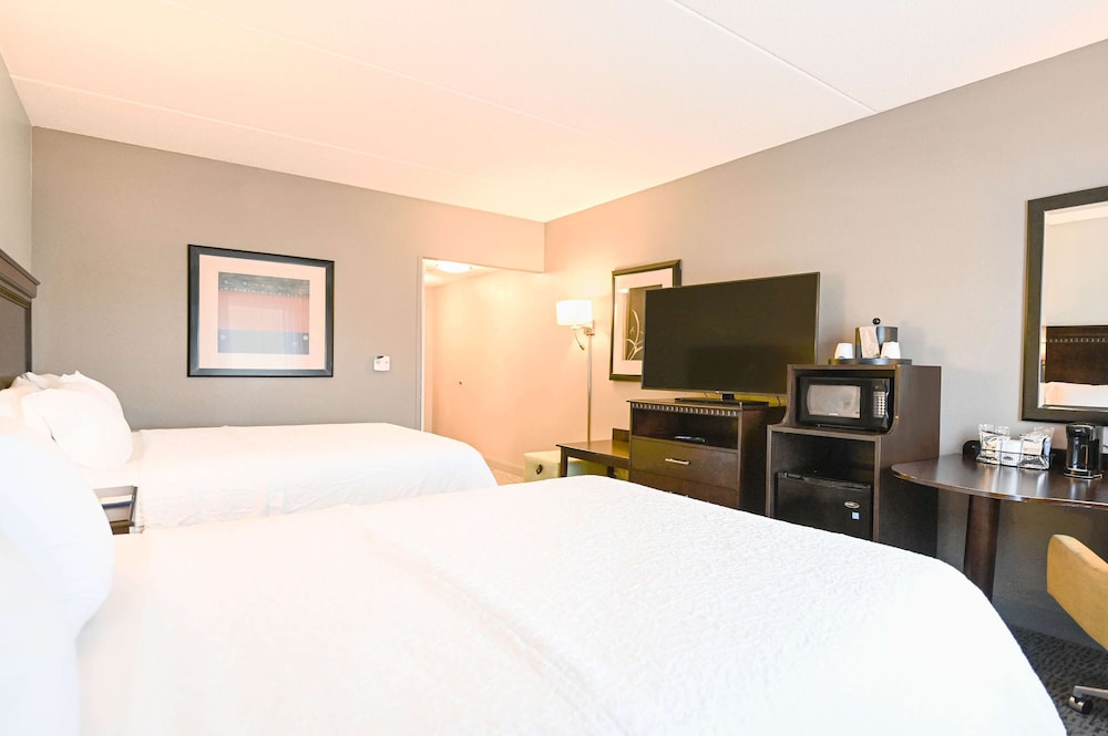Hampton Inn Suites Smithfield 12/31