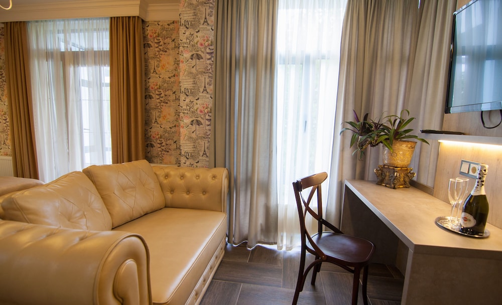 Komilfo Hotel 33/50