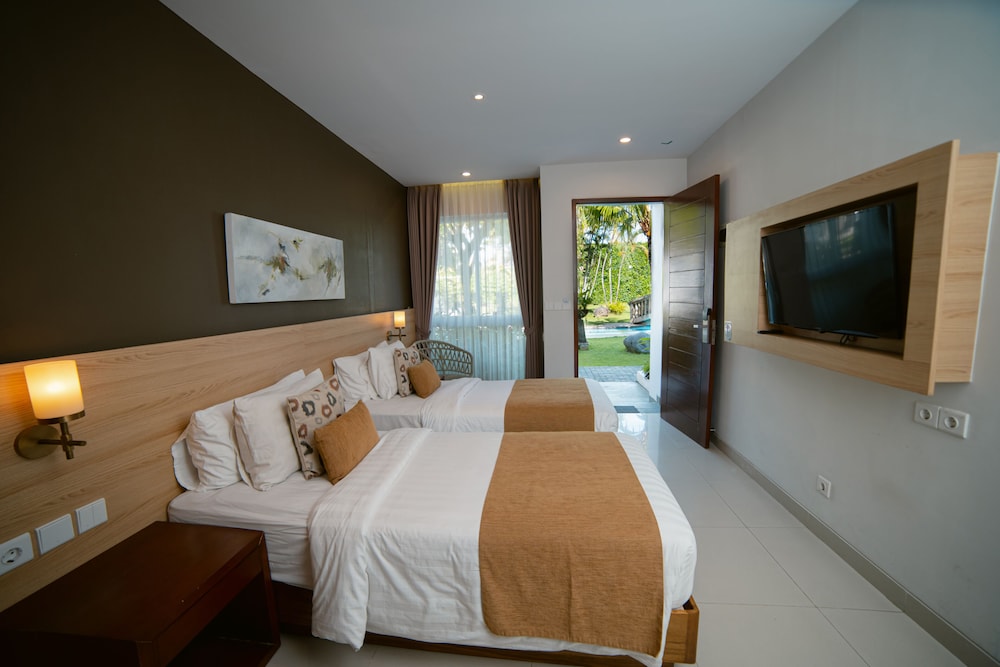 The Cakra Hotel 5/42