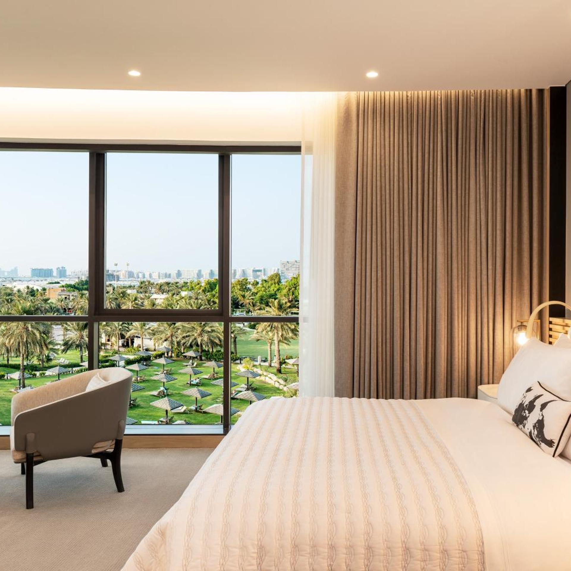 Royal, Club, Suite, King Bed, Executive Lounge Access